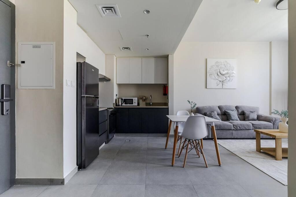 Sahab - Solo 1Br Apt In Al Jada Sharjah Eksteriør bilde