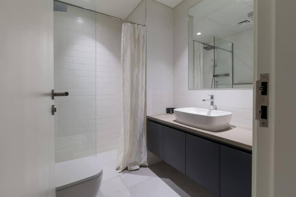 Sahab - Solo 1Br Apt In Al Jada Sharjah Eksteriør bilde